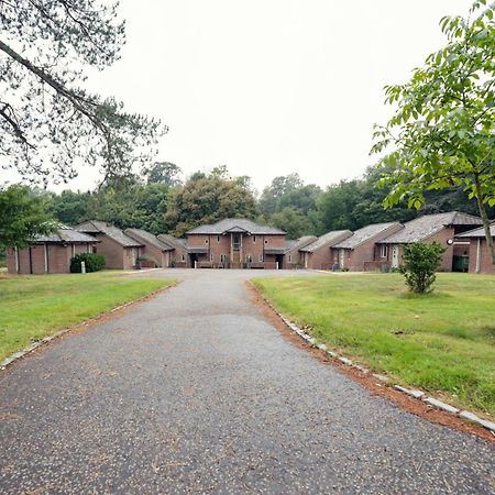 Ashridge House Hotel Бъркхамстед Екстериор снимка