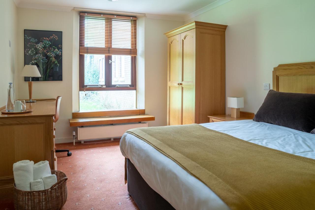 Ashridge House Hotel Бъркхамстед Екстериор снимка