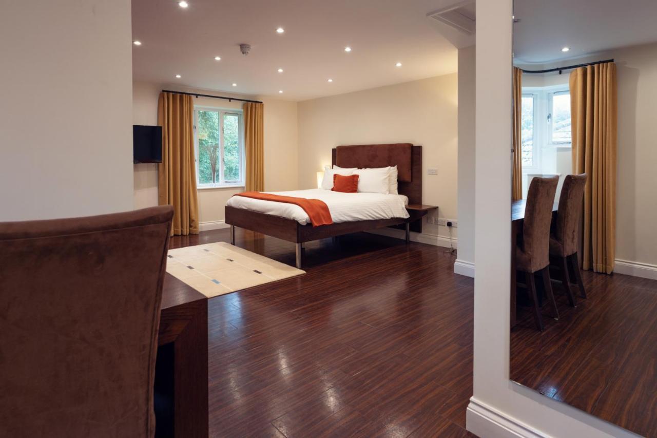 Ashridge House Hotel Бъркхамстед Екстериор снимка